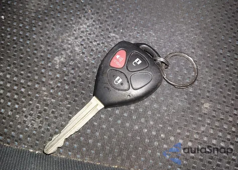 2010 Toyota Matrix S z USA, uszkodzony, nr VIN 2T1LE4EE1AC018475